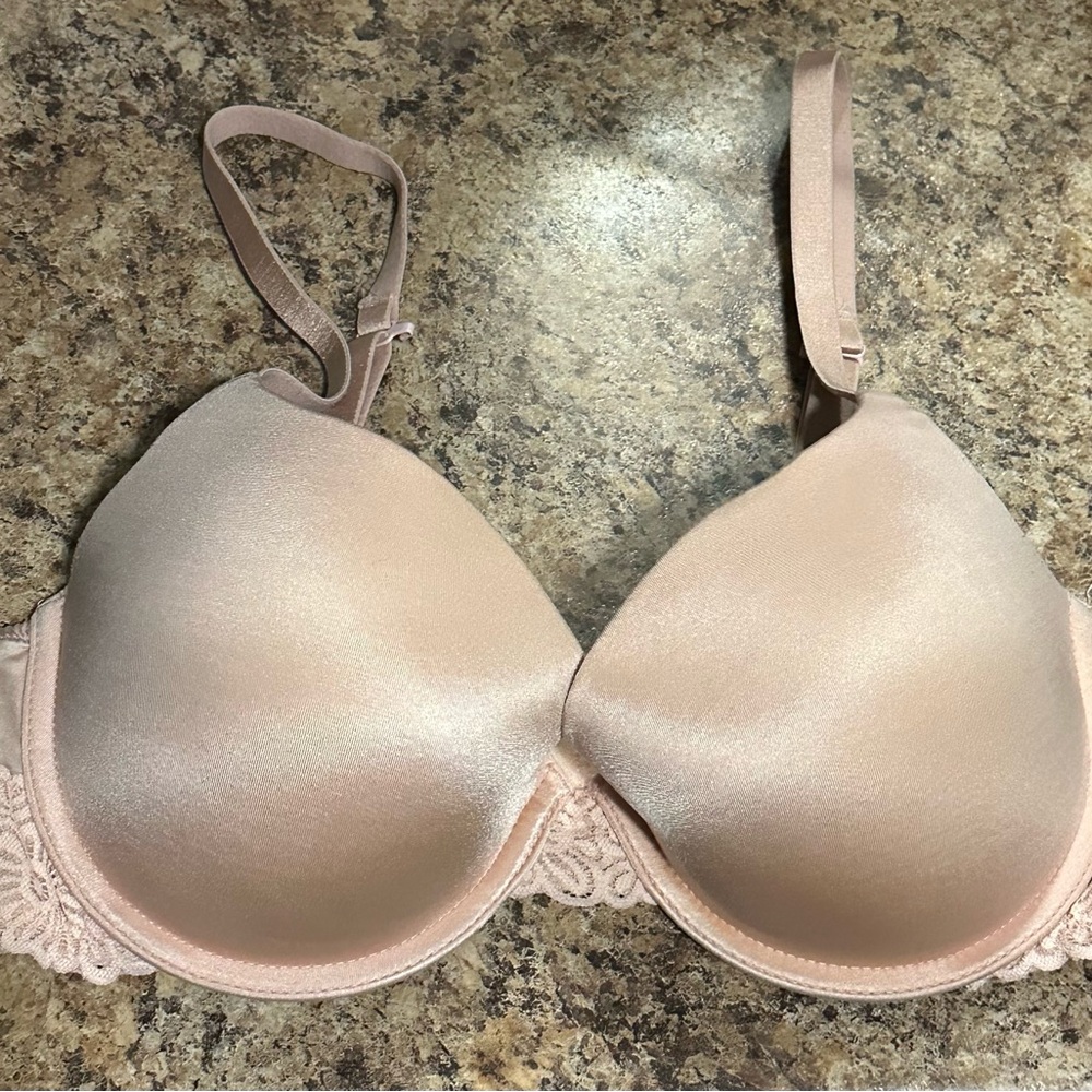 Victoria's Secret Light Pink Bra